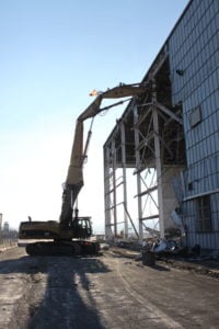 Adamo High Reach Works on Hangar 715
