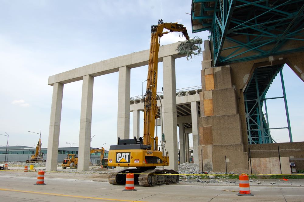 Pier 19 Demolition at the Ambassador Bridge Project Image 5
