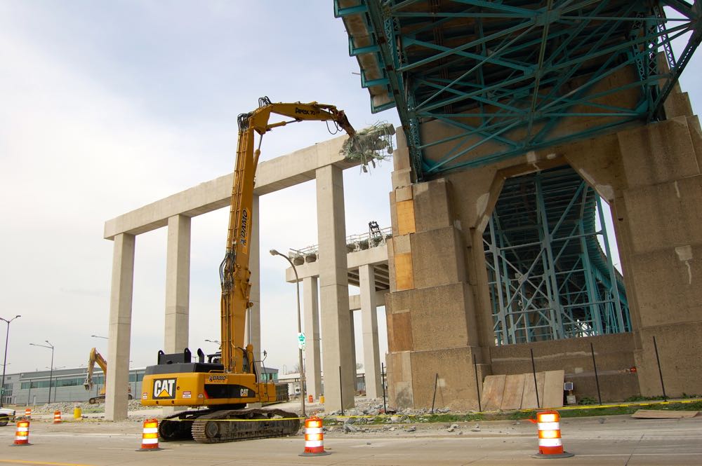 Pier 19 Demolition at the Ambassador Bridge Project Image 6